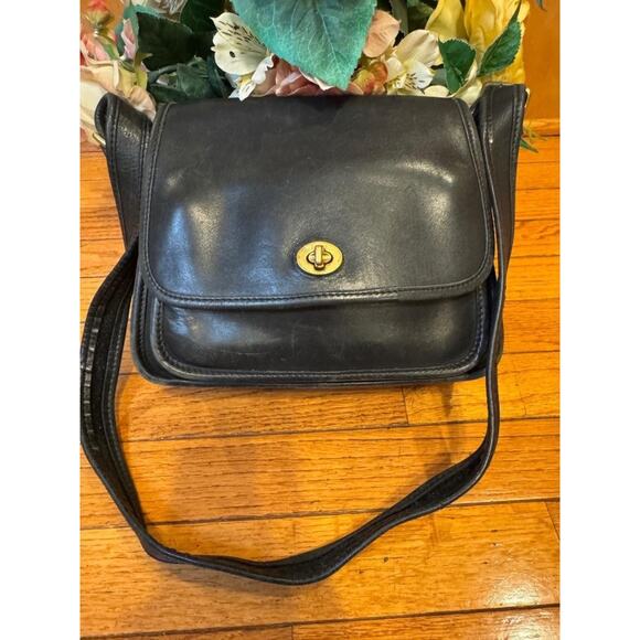 Coach Handbags - Vintage Coach 9061 Black Rambler Legacy Shoulder Bag Crossbody Messanger(P100)